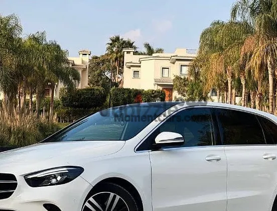 مرسيدس B180 موديل 2021 فابريكة بالكامل حالة نادرة