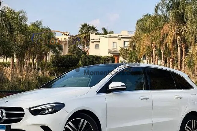 مرسيدس B 180 2021 هاتشباك اتوماتيك للبيع