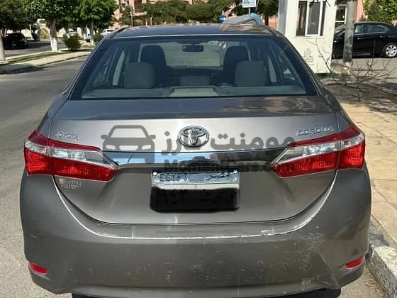 تويوتا كورولا 2014 الفئة الثانية مستعملة للبيع بحالة المصنع