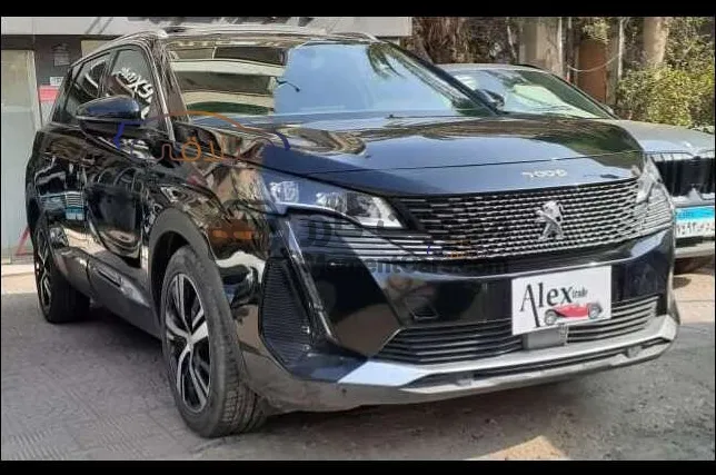 بيجو 5008 GT Line 2021 حالتها ممتازة 104,000 كم
