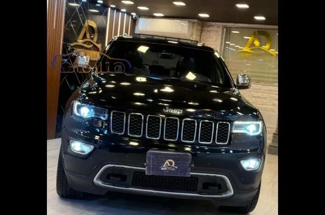 جيب جراند شيروكي 2021 اتوماتيك 90 ألف كم