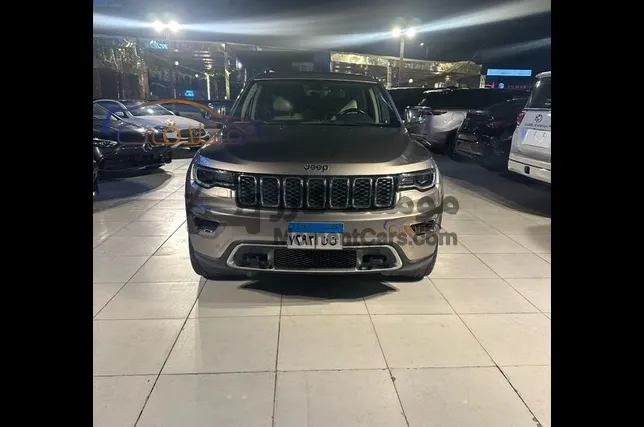 جيب جراند شيروكي 2022 اتوماتيك للبيع