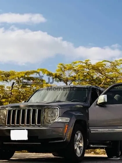 جيب شيروكي KK موديل 2009 فابريكة بالكامل للبيع