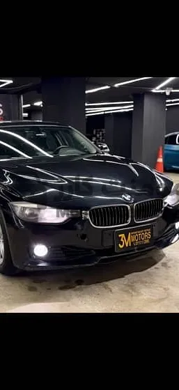 بي ام دبليو 320i 2013 فابريكة عدا عتبة يمين للبيع