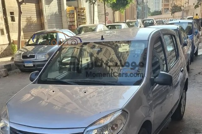 رينو سانديرو 2012 مانيوال 68 ألف كم للبيع