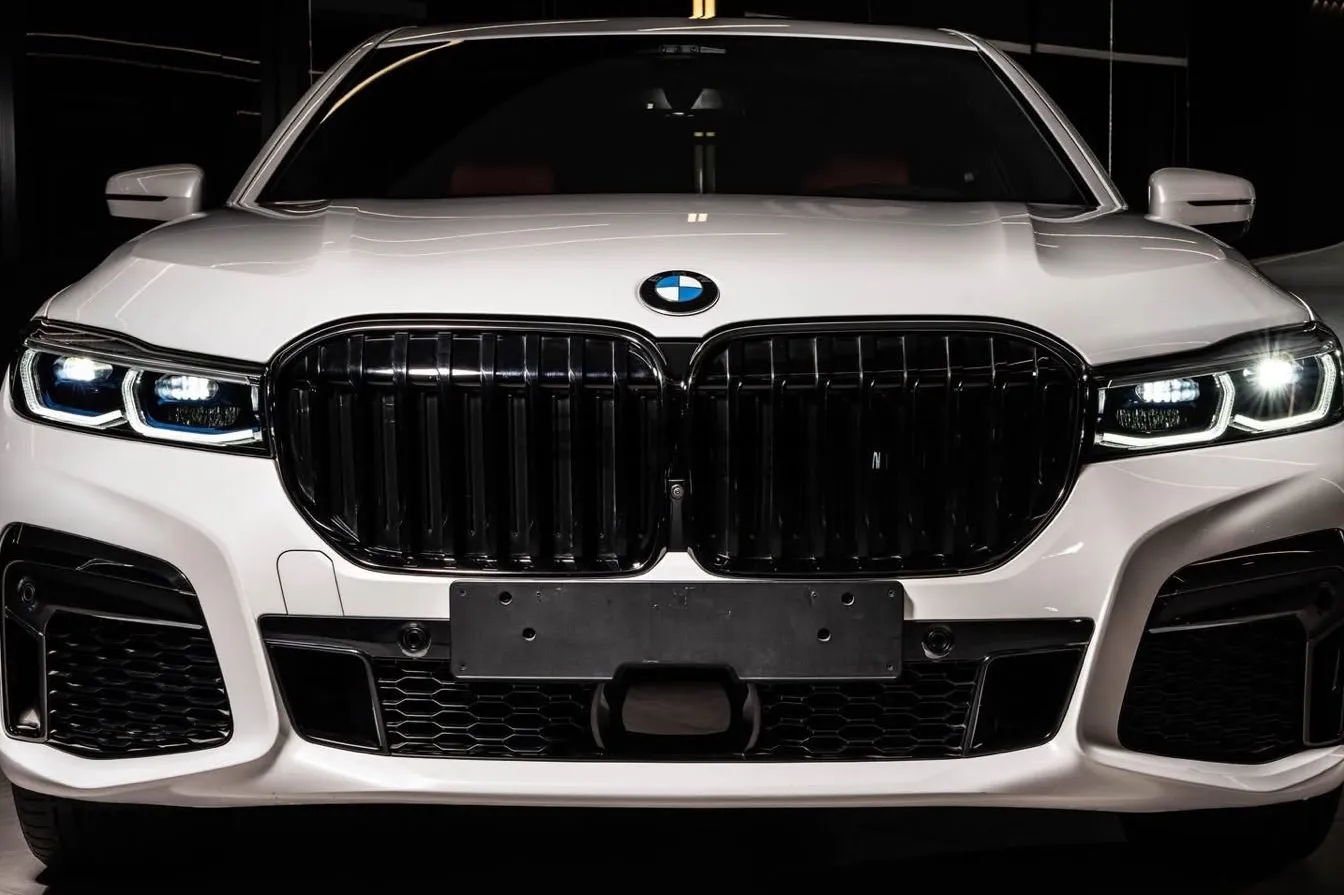 بي ام دبليو 750Li 2023 M Sport للبيع