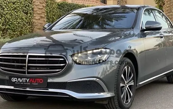 مرسيدس E200 موديل 2022 بريميوم عداد 22 ألف كم