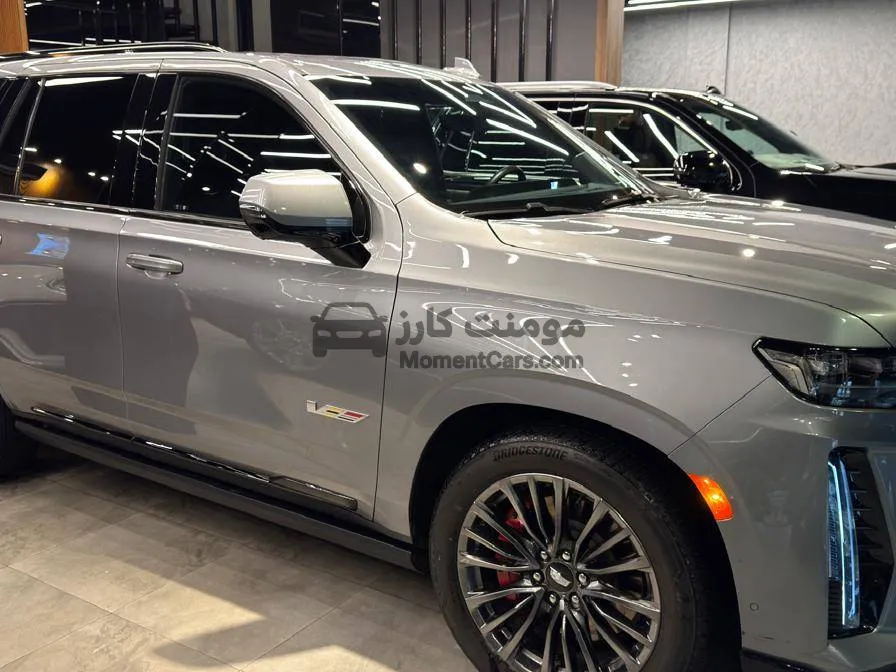 كاديلاك اسكاليد V 2023 كسر زيرو للبيع