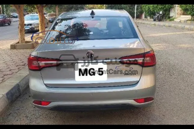 ام جي 5 لاكشري 2021 عداد 180 ألف كم