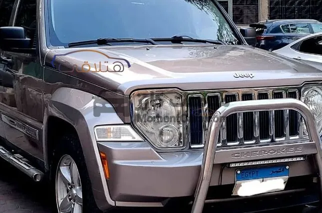 جيب شيروكي 2012 اتوماتيك بنزين للبيع