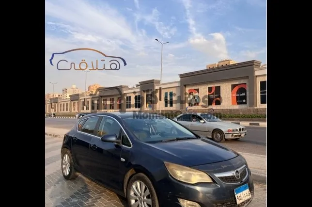 اوبل استرا 2012 هاتشباك اتوماتيك بشاشة حديثة