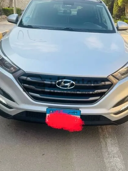 توسان 2018 اتوماتيك فئة تالتة - 160 ألف كم