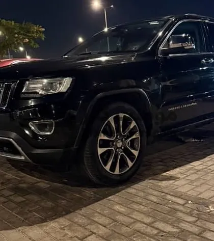 جيب جراند شيروكي 2018 اتوماتيك 5700 سي سي للبيع