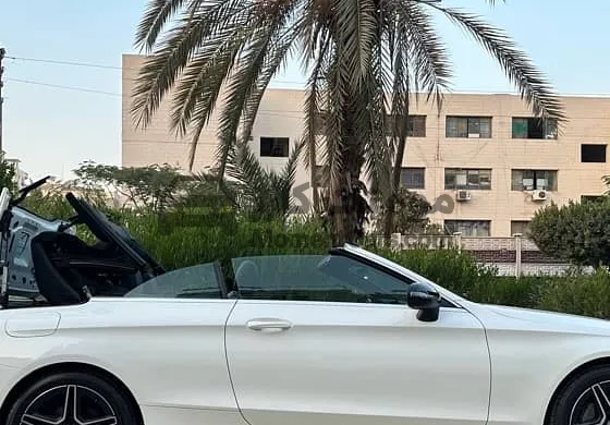 مرسيدس C200 كابورليه 2023 زيرو بباقة نايت باكيدج للبيع