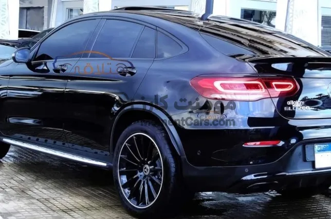 مرسيدس GLC 300 موديل 2021 SUV بحالة الزيرو