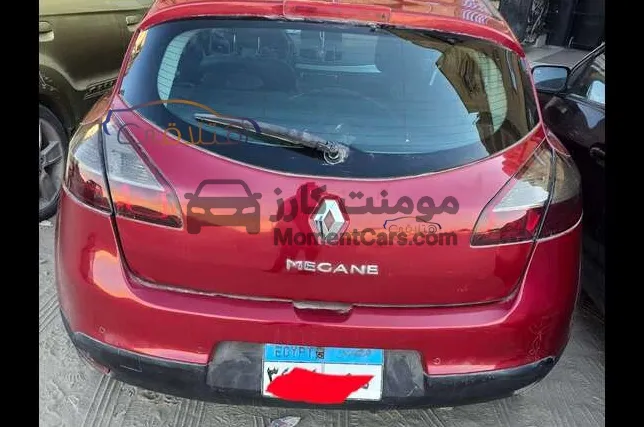 رينو ميجان هاتشباك 2012 أعلى فئة بصمة وسقف