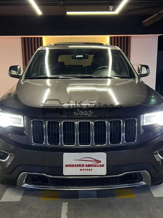جيب جراند شيروكي 2015 ماشية 100 ألف للبيع