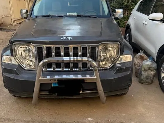 جيب شيروكي 2009 للبيع بحالة ممتازة | أعلى فئة أوتوماتيك