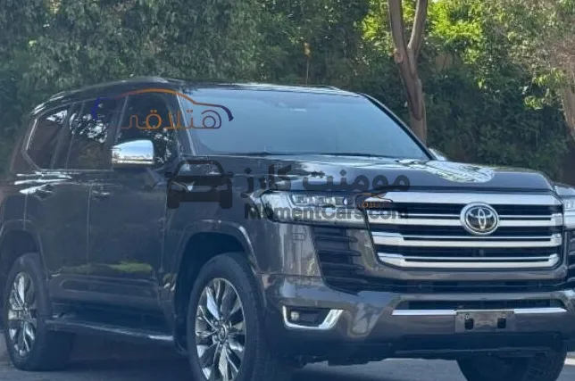 تويوتا لاند كروزر 2022 أتوماتيك للبيع