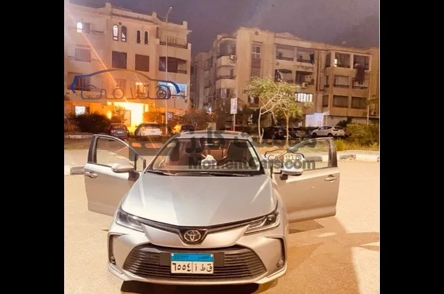 تويوتا كورولا 2022 سمارت فتحة سقف اتوماتيك