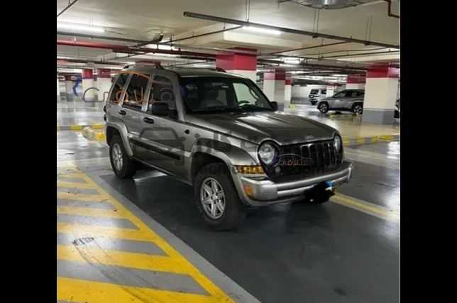 جيب ليبرتي 2007 اتوماتيك 210 ألف كم