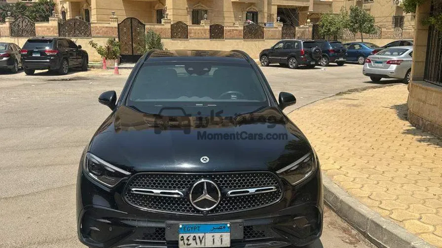 مرسيدس GLC 300 موديل 2023 فابريكة للبيع