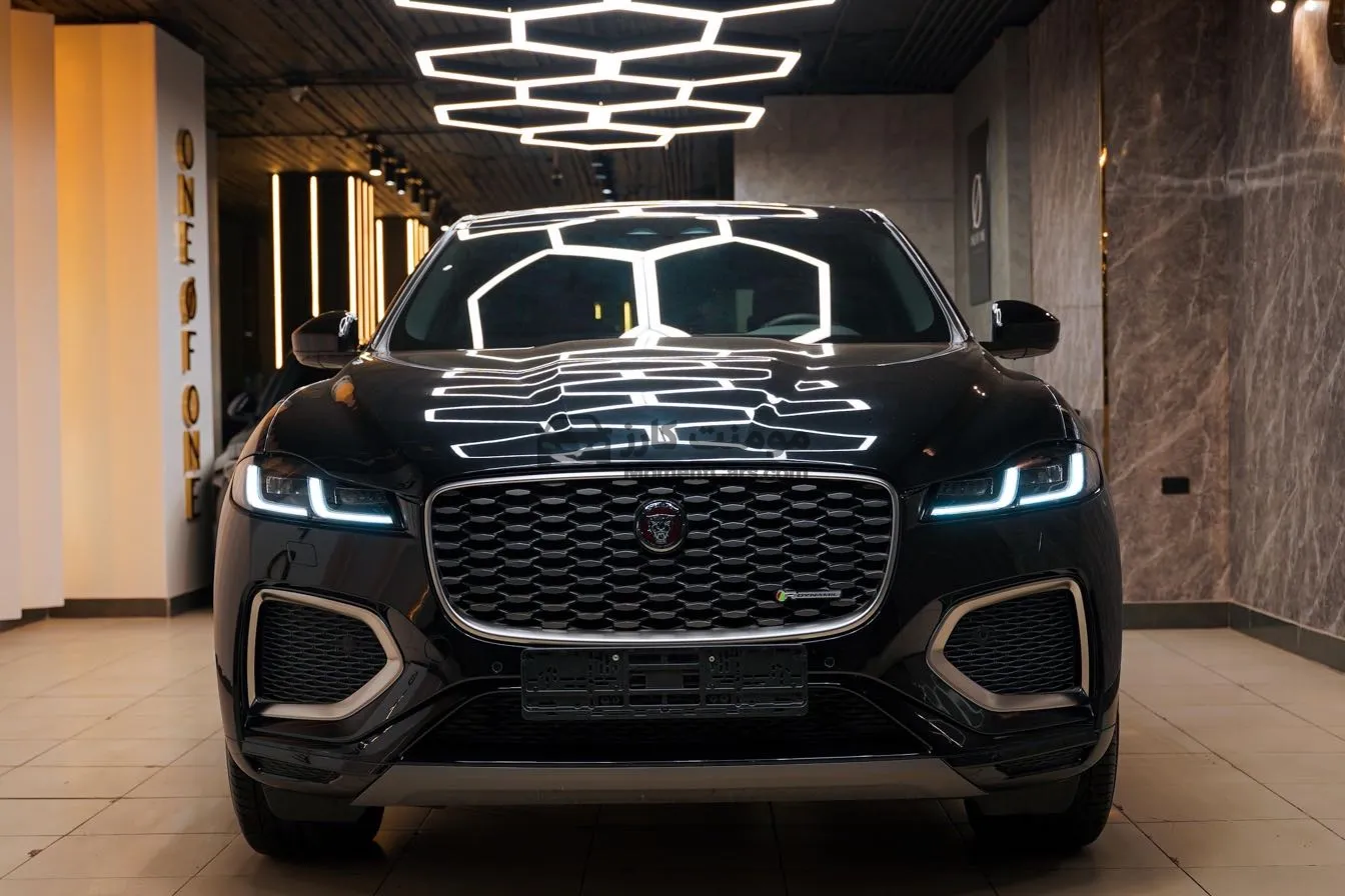 جاكوار F-PACE 2023 R-Dynamic جديدة كسر زيرو SUV