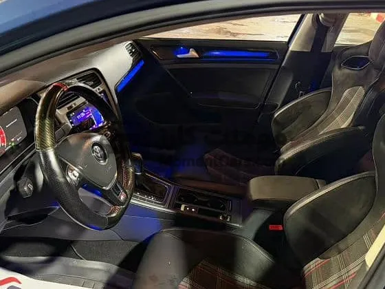 فولكس فاجن جولف 2014 للبيع