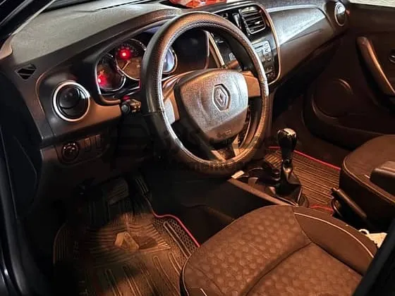 رينو لوجان 2017 اتوماتيك فابريكة استعمال خفيف للبيع