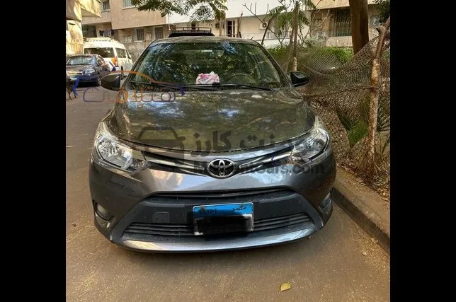 تويوتا ياريس 2015 اتوماتيك فئة أولى للبيع