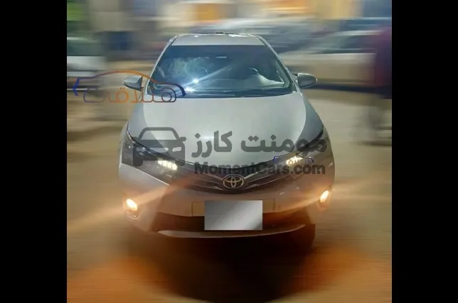 تويوتا كورولا 2015 اتوماتيك كاملة بحالة ممتازة