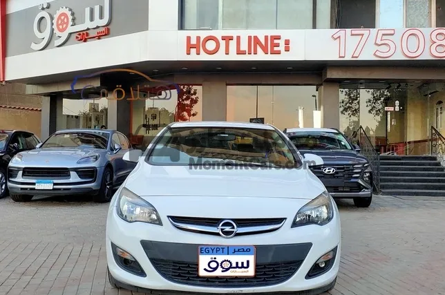 أوبل أسترا 2021 أتوماتيك سيدان للبيع