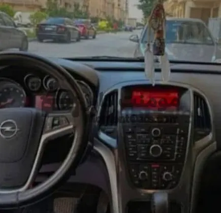 أوبل أسترا كوزمو 2015 أوتوماتيك للبيع بحالة ممتازة
