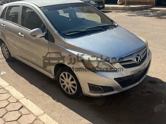 للبيع سينوفا A1 2016 هاتش اتوماتيك بحالة ممتازة