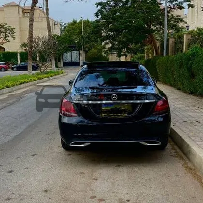 مرسيدس C180 2019 أفنجارد 94 ألف كم فتحة سقف