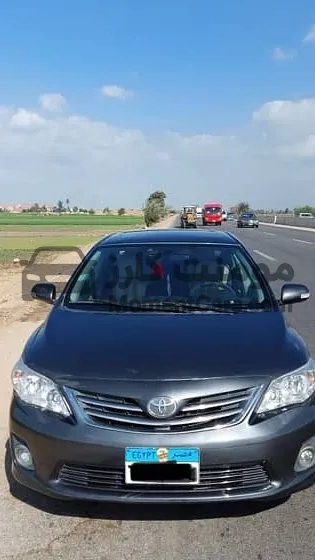 تويوتا كورولا 2013 خليجي فتحة سقف رشة بره