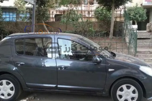 رينو سانديرو 2013 مانيوال - 137 ألف كم - هاتشباك