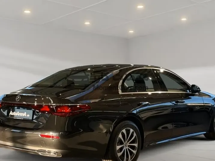 مرسيدس E200 2024 سيدان كسر زيرو