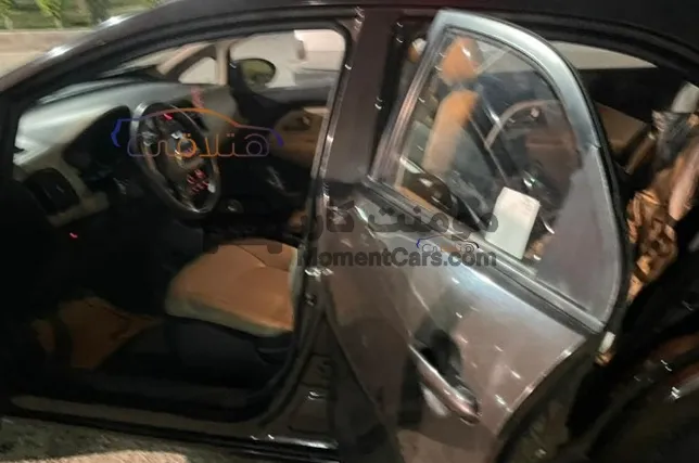 كيا ريو 2015 اتوماتيك هاتش باك