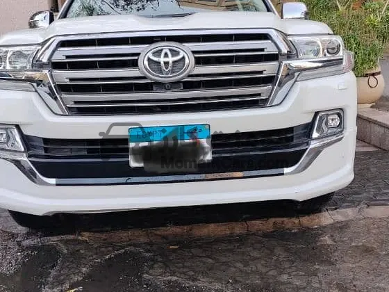 تويوتا لاند كروزر 2018 توب لاين 35 ألف كم للبيع