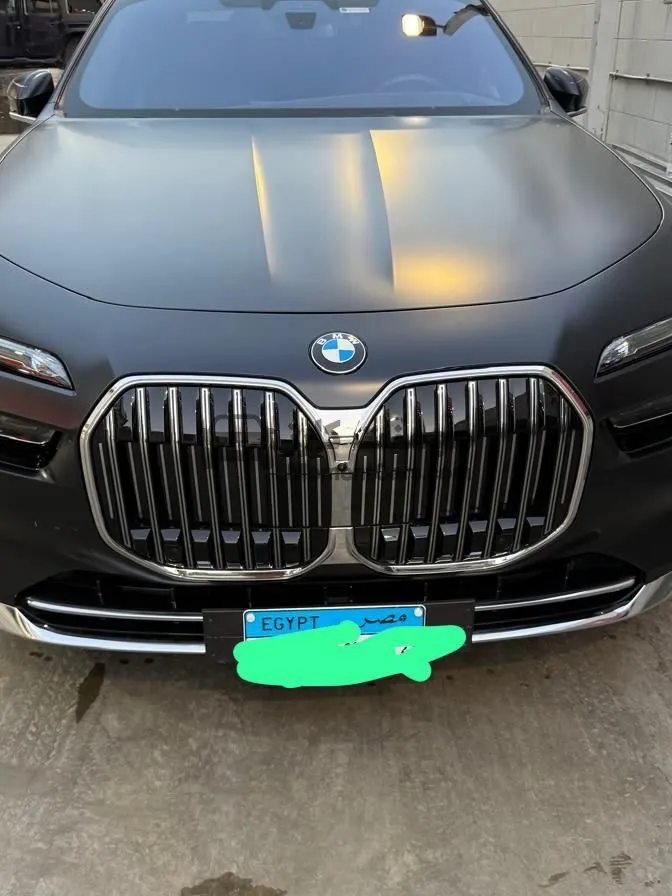 بي ام دبليو 740i 2025 كسر زيرو للبيع