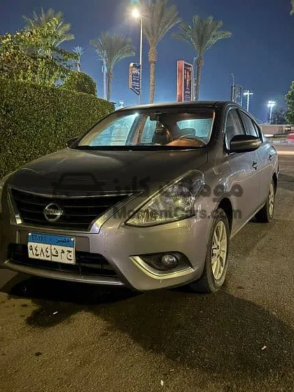 نيسان صني 2018 اتوماتيك فرش جلد فابريكة للبيع