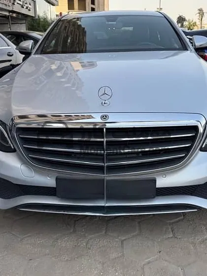 مرسيدس E180 2019 اتوماتيك جلد للبيع