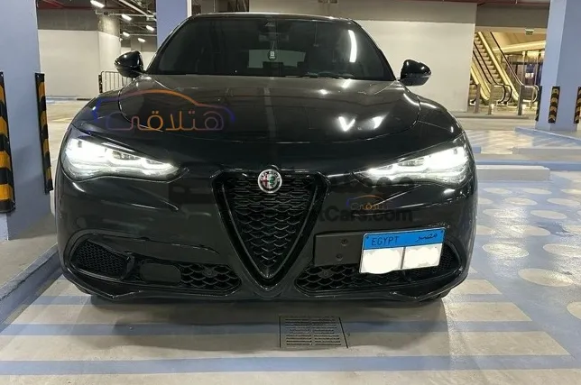 ألفا روميو ستلفيو 2024 اتوماتيك للبيع