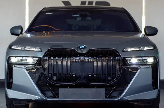 بي ام دبليو I7 موديل 2023 للبيع