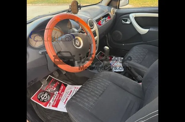 رينو سانديرو 2013 مانيوال حالة ممتازة للبيع