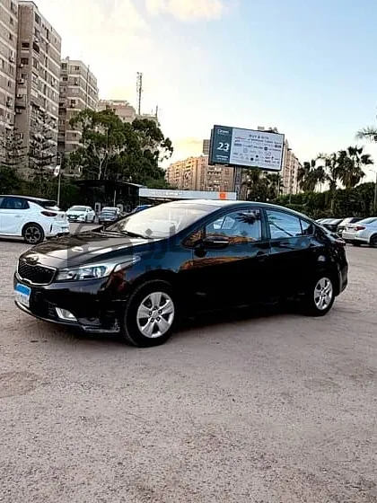 كيا سيراتو 2017 الفئة الأولى اوتوماتيك للبيع بحالة ممتازة