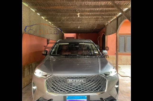 هافال H6 2022 أعلى فئة بصمة وفتحة سقف