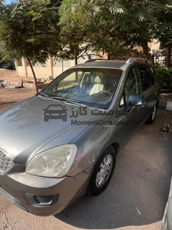 كيا كارينز 2011 اوتوماتيك للبيع من المالك الأول