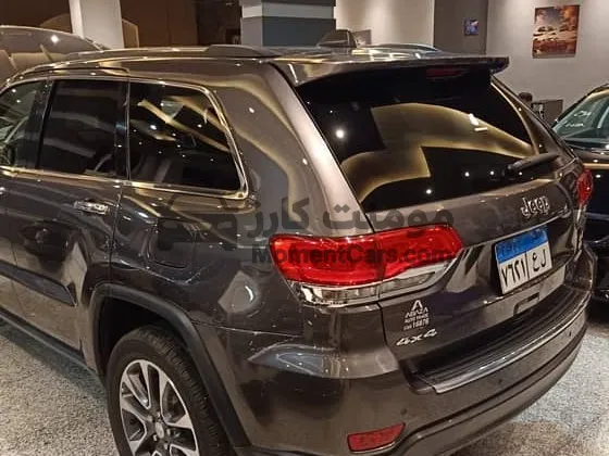 جيب جراند شيروكي 2017 جلد فابريكة للبيع